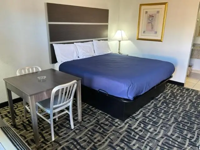 King Room - Non-Smoking